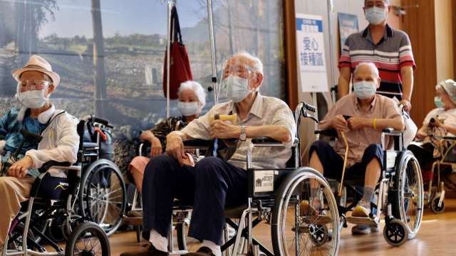 退休規劃勿輕忽物價及長壽 鉅亨好日子退休試算機掌握理財要訣。(圖:AFP)