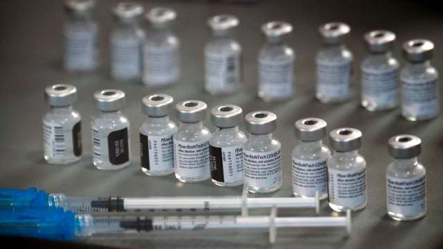 外媒：輝瑞BNT疫苗 最快9月初取得美國FDA全面批准 (圖片：AFP)