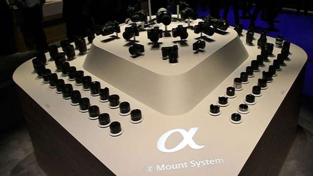 A接環相機將走入歷史? 日本Sony Store下架α99II (圖片:AFP)
