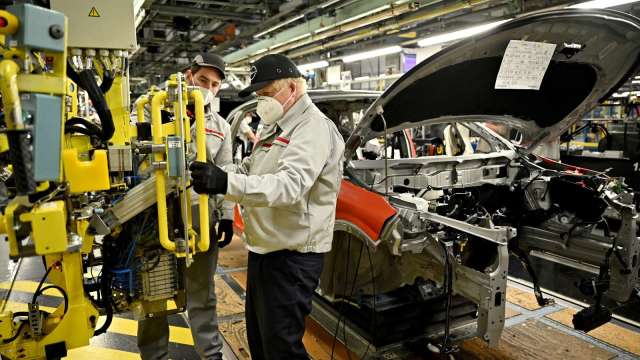 調查:疫情衝擊各產業供應鏈 汽車業打擊最大(圖片:AFP)