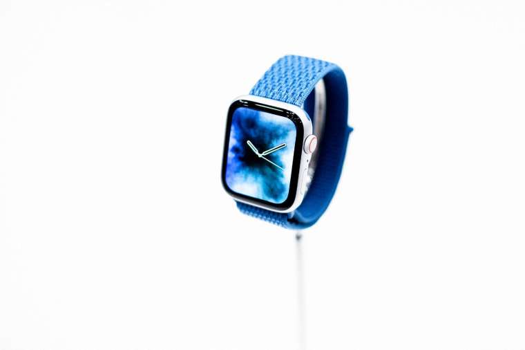 蘋果 Apple Watch 7 驚傳生產延遲 主因是設計複雜 (圖片:AFP)