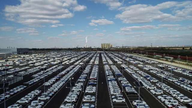 汽車零組件業看晶片短缺問題有望於第四季起逐步改善。(圖:AFP)