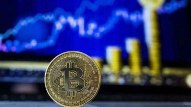 恒大危機牽連!比特幣一度暴跌10%摜破4.3萬美元大關 (圖片:AFP)