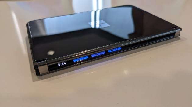 微軟新一代折疊機 Surface Duo 2。(圖片來源:Microsoft)