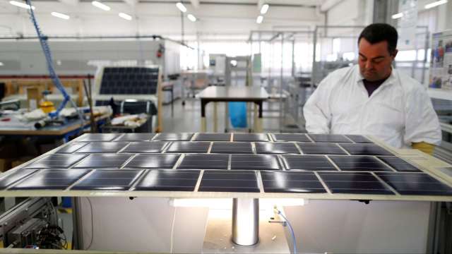 台玻福建主要生產太陽能玻璃。(圖：AFP)
