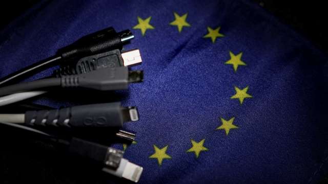 歐盟力促充電接頭規格統一 蘋果恐大受影響 (圖：AFP)