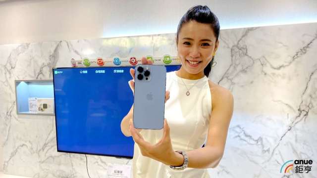 中華電受惠iPhone 13系列新機上市，9月EPS衝至0.45元。(鉅亨網資料照)