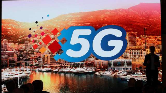5G資費高、用戶數低 NCC將邀集電信業者研議優惠方案。(圖:AFP)