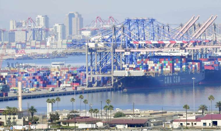 美國南加州的洛杉磯港、長堤港擁堵情況加劇 (圖片：AFP)