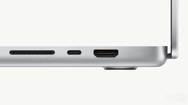 新版MacBook迎接HDMI連接埠與SD卡讀卡機的回歸。(圖片：Apple)