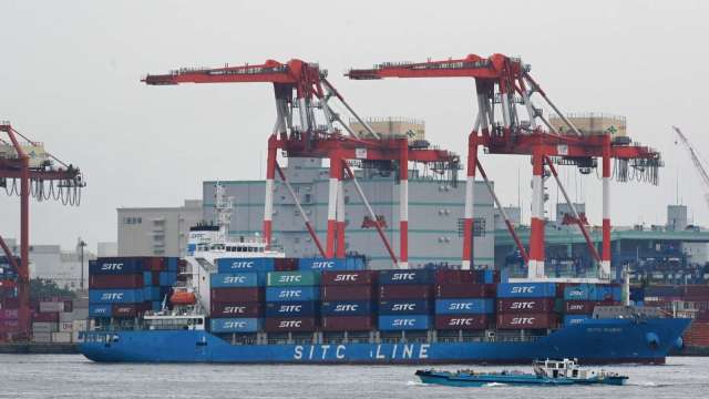 日本9月貿易逆差6227億日圓 汽車出口大減4成 (圖片:AFP)