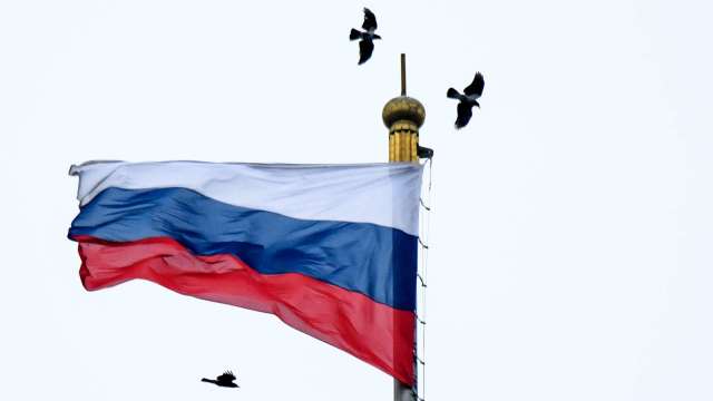 俄羅斯央行意外升息75個基點 盧布睽違1年升破70關卡 (圖：AFP)