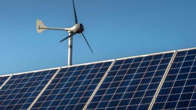 美再生能源布局快馬加鞭 標普全球：明年太陽能、風能建置將創新紀錄（圖：AFP）