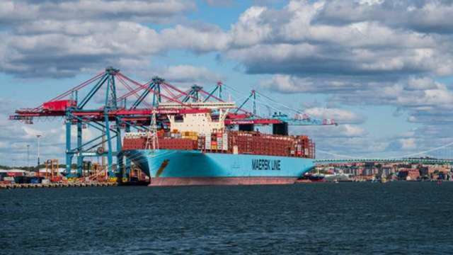 荷蘭鹿特丹港官員：全球貨櫃運輸困境將持續到明年底（圖：AFP）