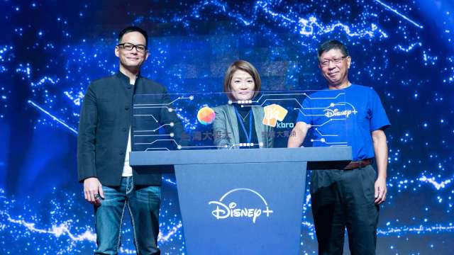 左起為台灣大總經理林之晨、Disney+代表Elliza Tu、凱擘總經理王鴻紳。(圖:台灣大提供)