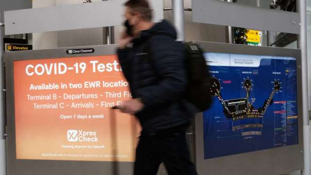 Omicron變種病毒擔憂 美國擬要求入境旅客出示1日內檢測證明(圖片：AFP)