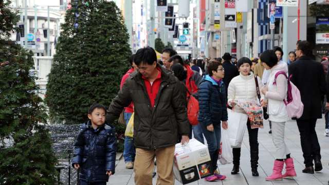 日本改購物免稅規定 留學生將遭排除 (圖片：AFP)