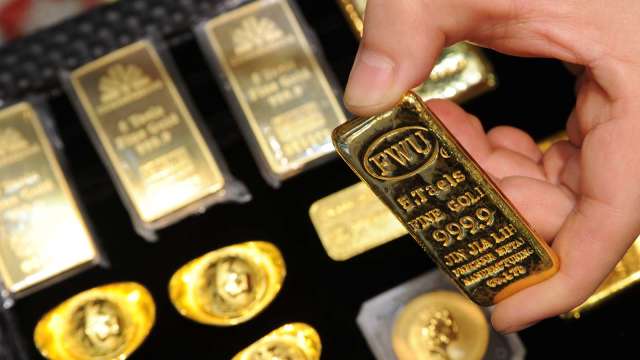 黃金白銀比擴大到1:80 買進貴金屬的時機已到？(圖:AFP)