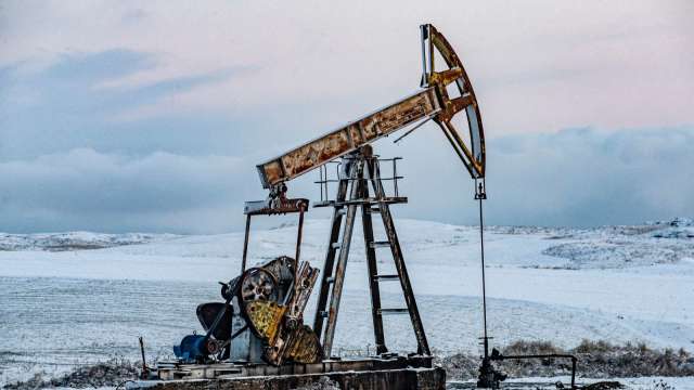 〈能源盤後〉美原油庫存下降 俄烏局勢緊張 激勵WTI油價登3週高點 (圖片:AFP)