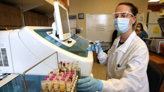 〈美股熱門股〉Novavax新冠疫苗Covovax獲WHO緊急授權 盤中勁揚逾7%(圖片：AFP)