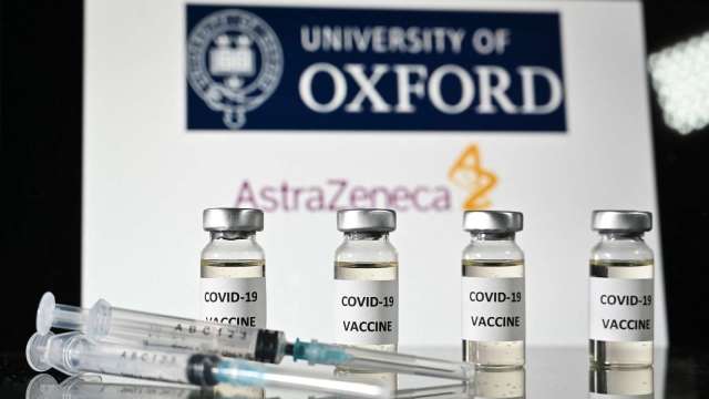 AZ傳與牛津大學開始合作開發抗Omicron疫苗(圖片：AFP)