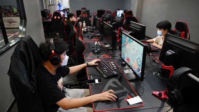 配合政令 騰訊遊戲宣布管制元旦青少年遊戲時間(圖片:AFP)