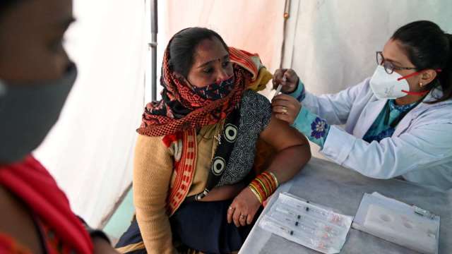 印度為抗Omicron 核准Merck新冠口服藥與兩款疫苗EUA(圖片：AFP)