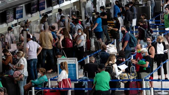 Omicron影響蔓延 捷藍航空擬取消近1300航班(圖片：AFP)