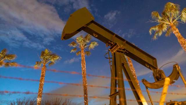 OPEC+同意2月維持現行增產計畫 國際油價走高(圖片:AFP)