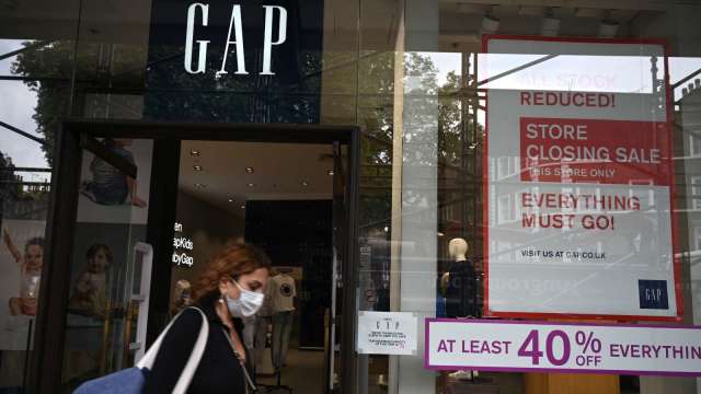 〈美股熱門股〉Gap促銷策略恐損獲利遭大摩降評 收盤跌近7%(圖片：AFP)