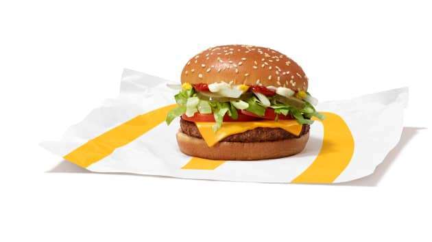 麥當勞攜手超越肉類推出的 McPlant。(圖片來源：麥當勞)