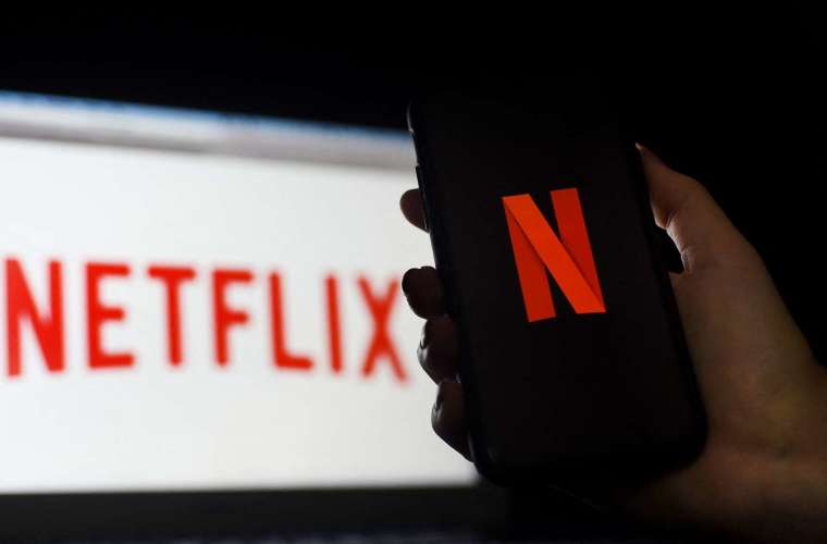 Netflix 自近期暴跌後持續收復失地，飆漲 11.13% 至每股 427.14 美元。 (圖片：AFP)