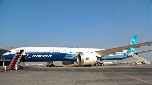 傳波音將與卡達航空簽署34架777X貨機合約。（圖：AFP）