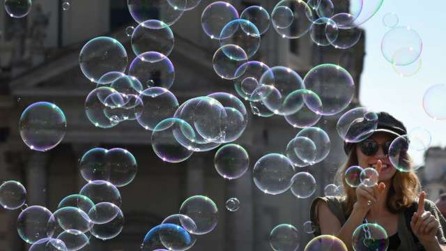 傳奇投資人葛拉漢：警惕第四次超級泡沫 遠離美股(圖:AFP)