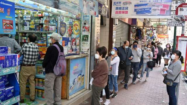 香港掀搶購潮。(圖: AFP)