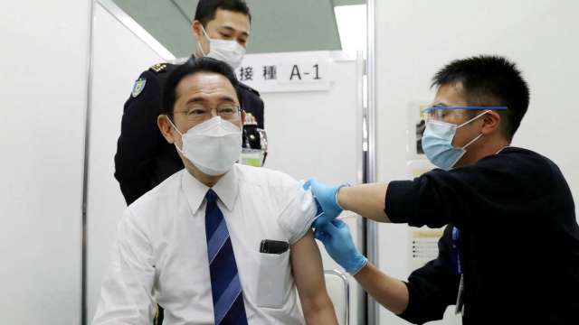 日本政府將推動第4劑COVID-19疫苗接種 (圖片：AFP)