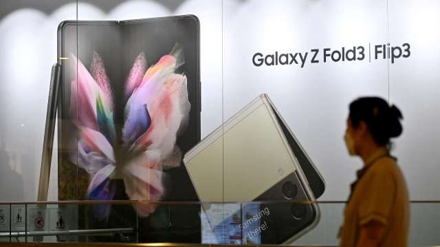 报告：三星Galaxy A12成2021年全球最热销手机 折叠机成长3倍(图片：AFP)(photo:CnYes)