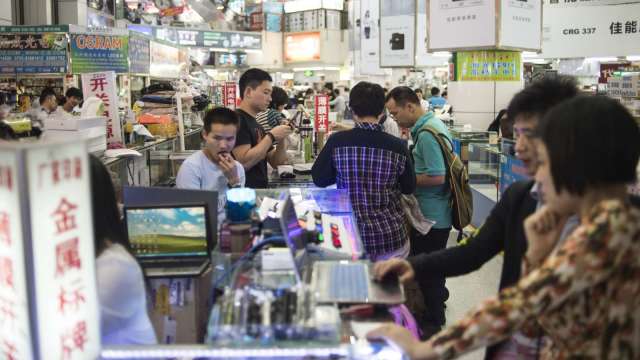「中國電子第一街」華強北市場。(圖: AFP)
