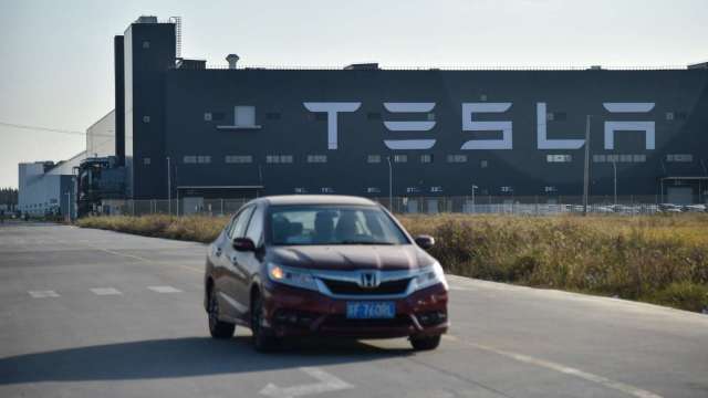 特斯拉上海超級工廠傳8日復工 初估至少損失2.4萬輛汽車產能 (圖片：AFP)
