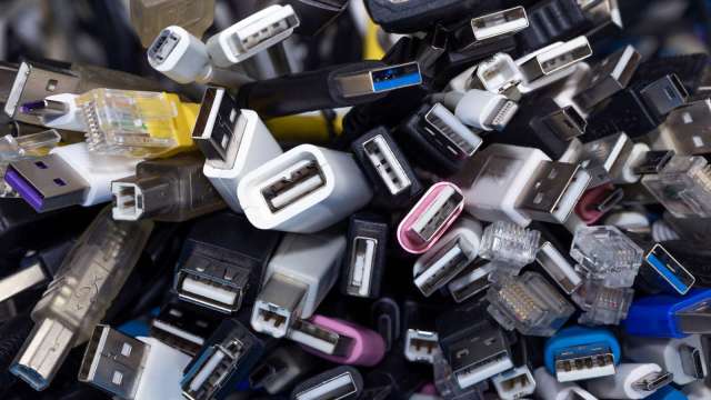 USB規格眾多。(圖:擷取自歐洲議會European Parliament)