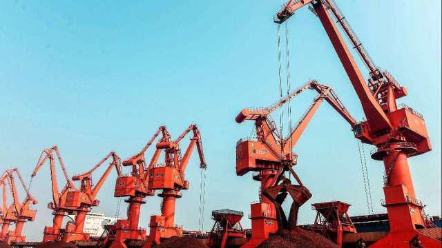 中國連串措施恐導致鋼鐵需求疲軟 鐵礦砂領跌工業商品(圖:AFP)