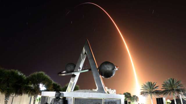 SpaceX執行發射任務 將4名太空人送往國際太空站(圖片：AFP)