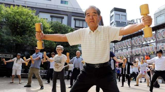 高齡化、少子化、總人口減少 日本政府始終頭痛的難題(圖:AFP)