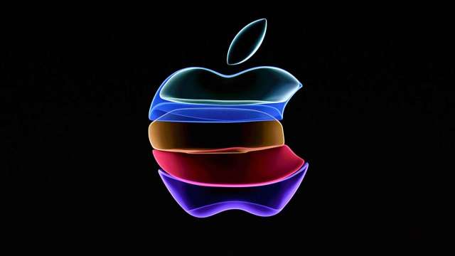 韓媒：蘋果正研發不使用偏光片的OLED面板 折疊式iPhone有譜？(圖片：AFP)