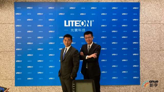 光寶科董事長宋明峰(左)與總經理邱森彬(右) (圖:記者張博翔攝)