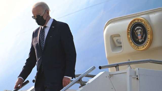 美國總統拜登抵達南韓 首站直奔三星半導體廠(圖:AFP)