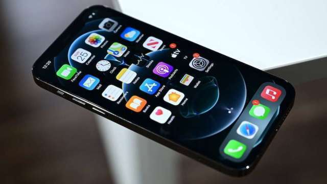 竄改設計採蘋果大忌 京東方傳痛失iPhone 14 OLED大單（圖：AFP）