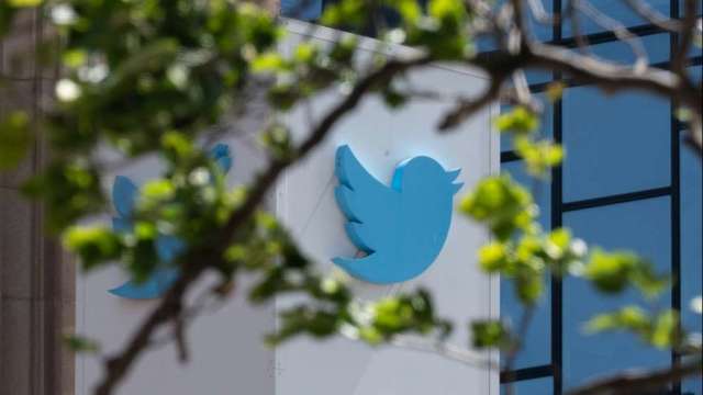 推特股東大會將面臨對馬斯克收購案的質疑。（圖：AFP）