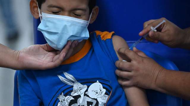 5歲以下新冠疫苗來了！白宮：最快6月21日開始接種 (圖片:AFP)