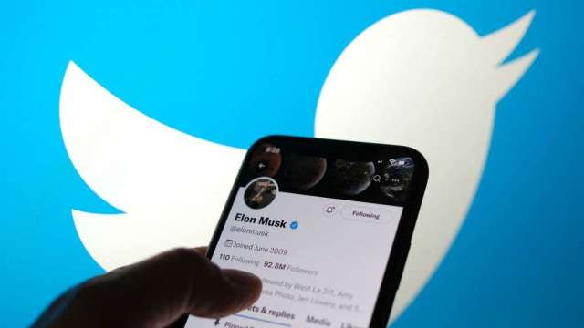 馬斯克指控推特「抗拒並阻撓」他取得虛假帳戶資料的權利。（圖：AFP）